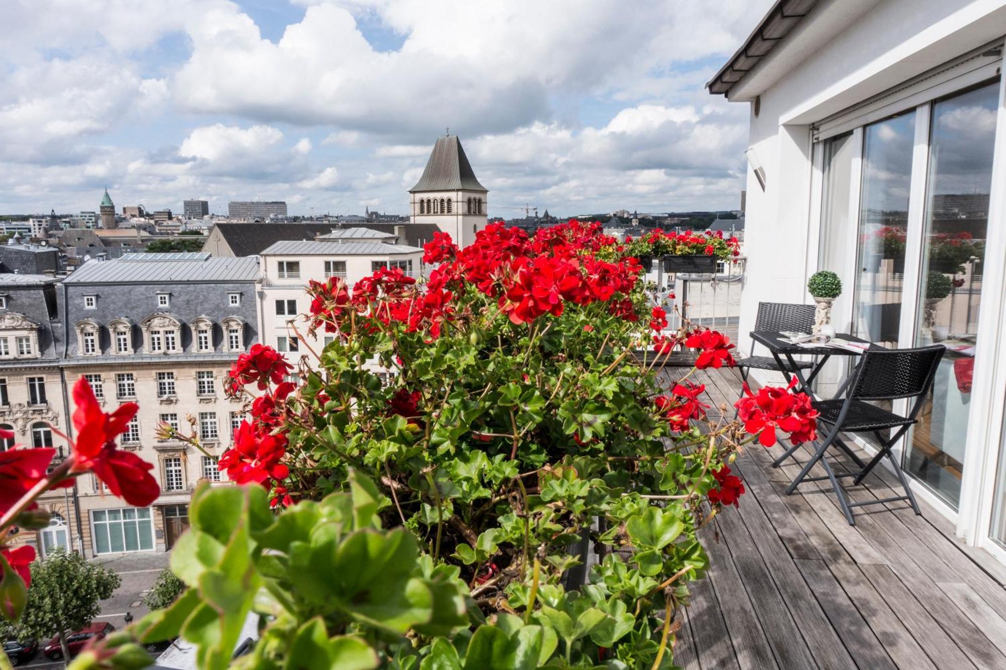 The Queen Luxury - Fiorita Luxemburg